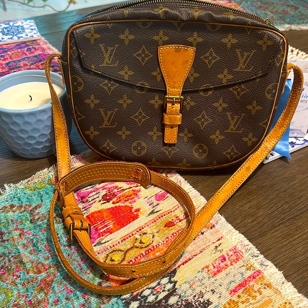 🎉🎉 Auth Louis Vuitton Crossbody 🎉🎉🎉🎉🎉🎉🎉🎉